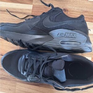Nike Air Max Black Men's Shoes size 9 EUC